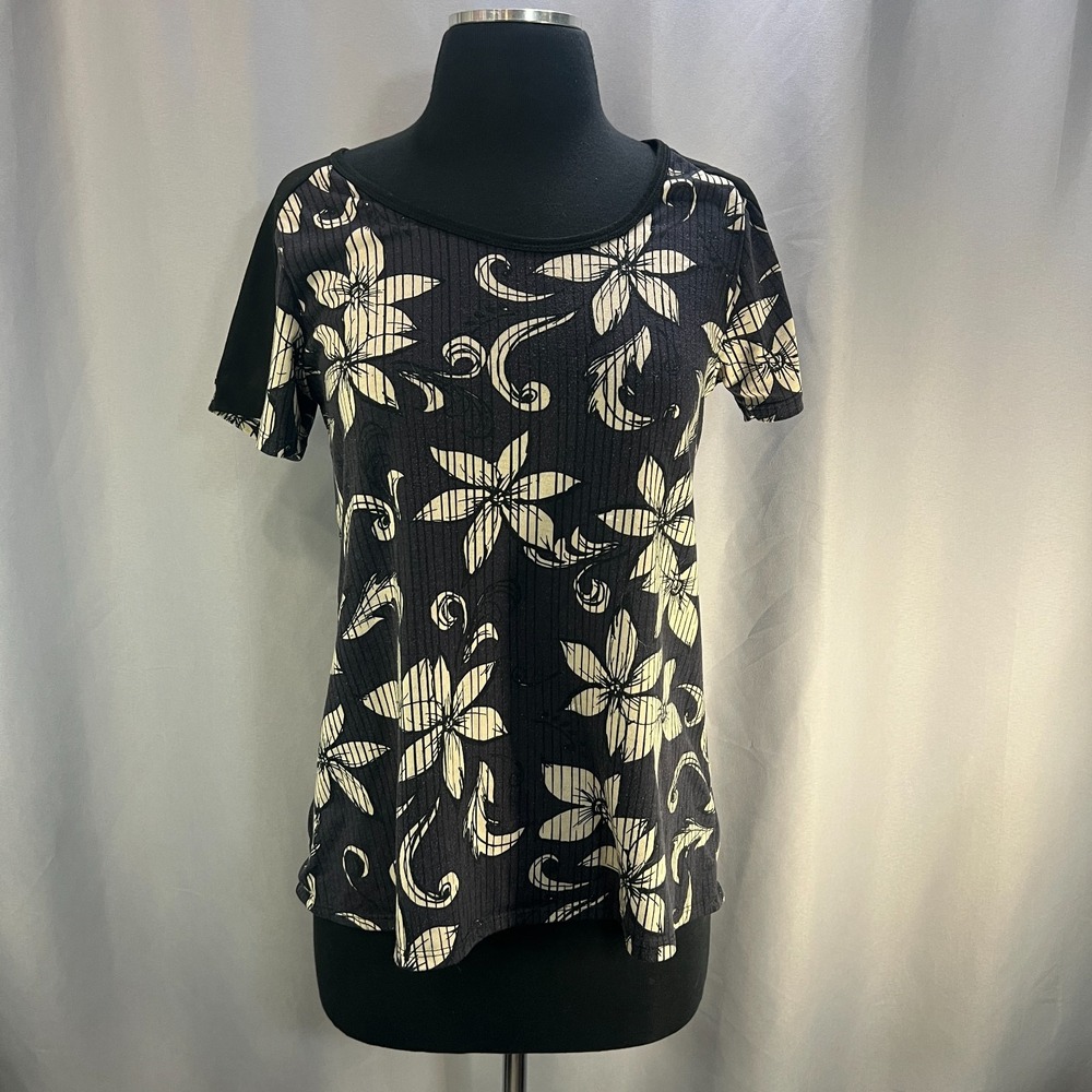 Lularoe Classic T Shirt Womens XS Black Beige Stretch Floral Print Round Neck
